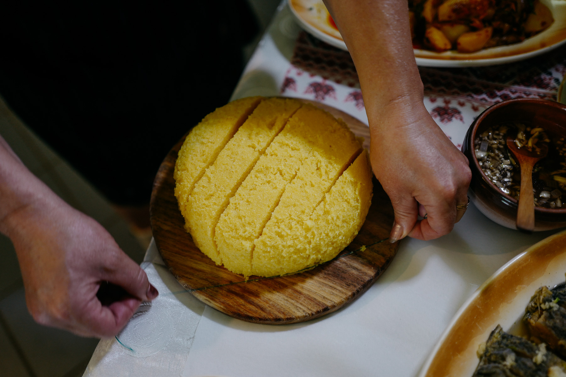Moldovan food, traditional mamaliga